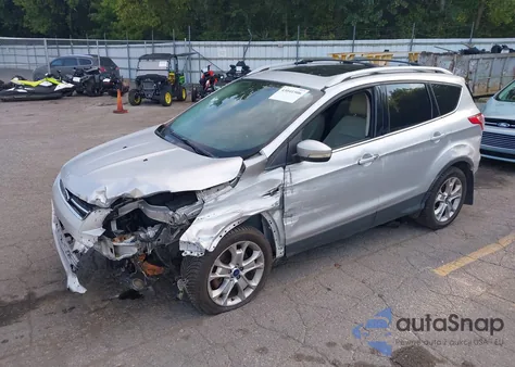 2015 Ford Escape Titanium z USA, uszkodzony, nr VIN 1FMCU9JX0FUA96923